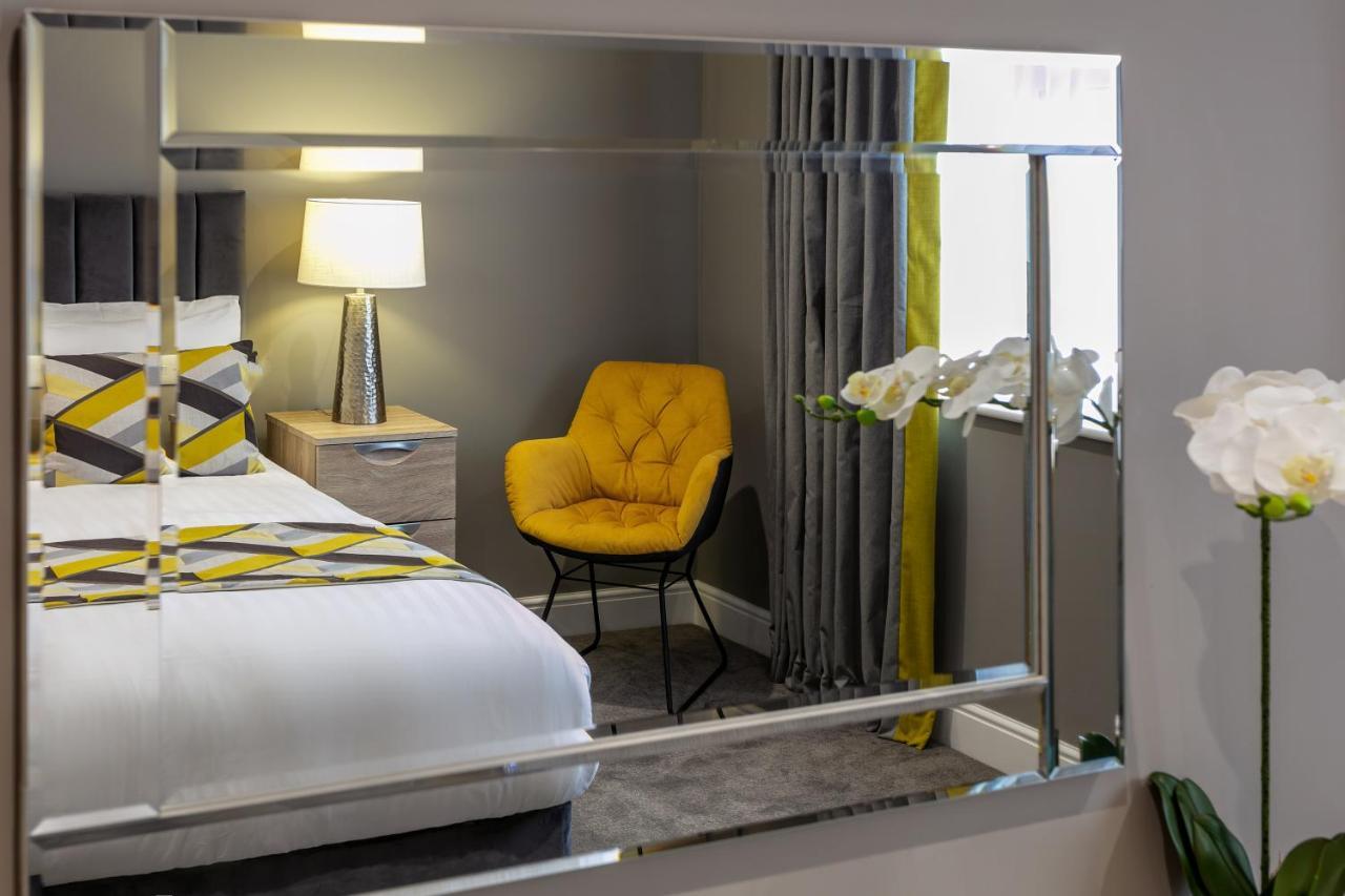 Roydon Marina Village Hotel 외부 사진
