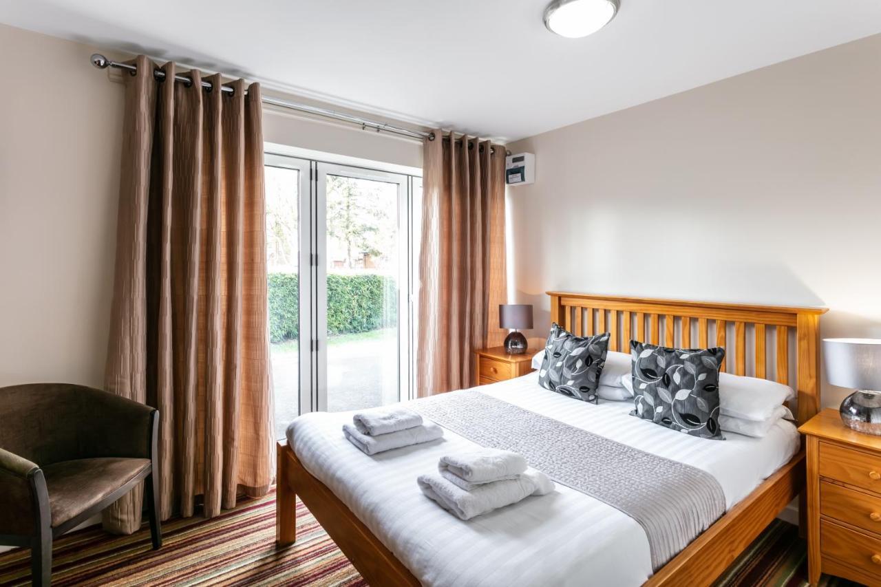 Roydon Marina Village Hotel 외부 사진