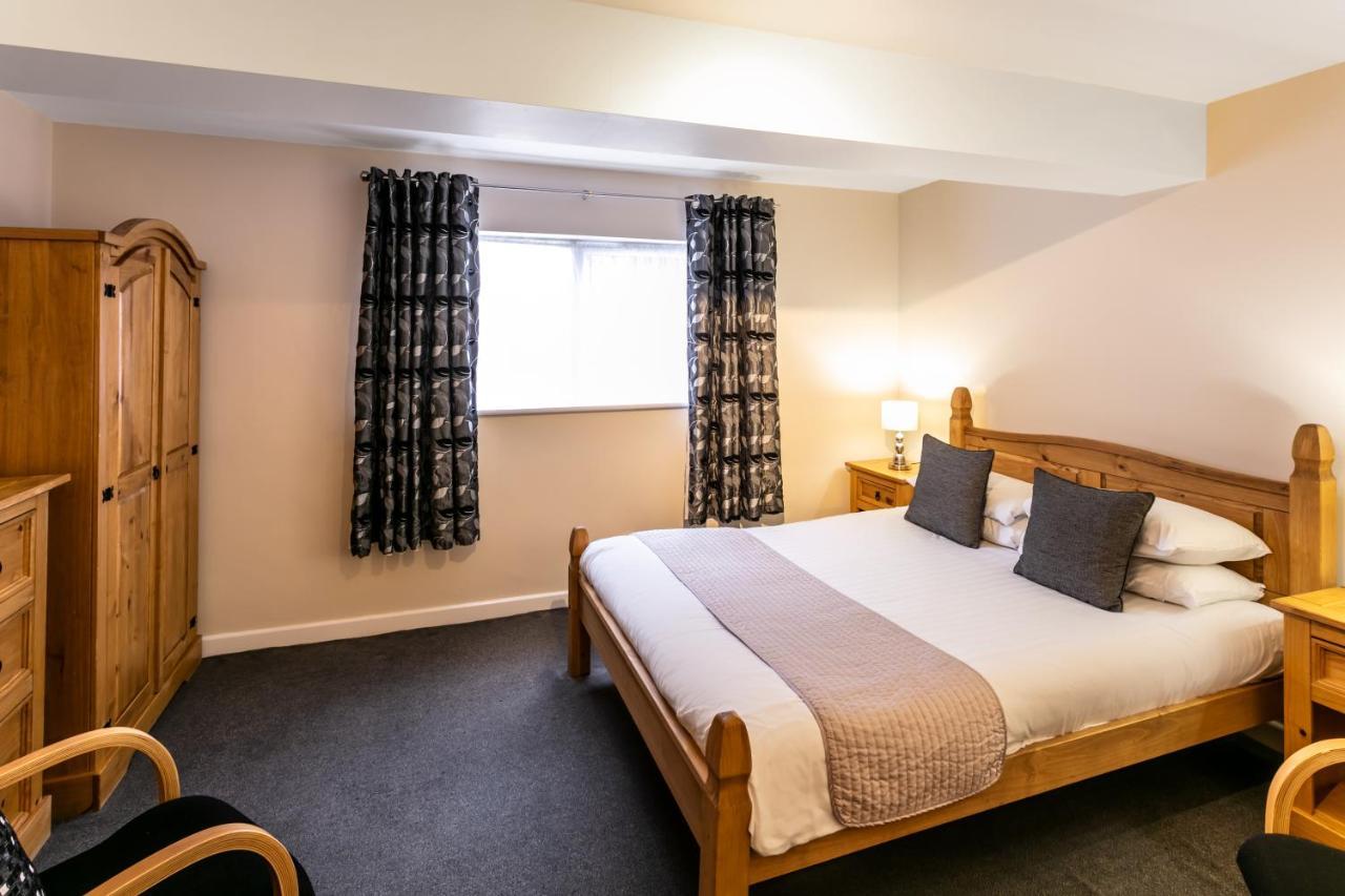 Roydon Marina Village Hotel 외부 사진