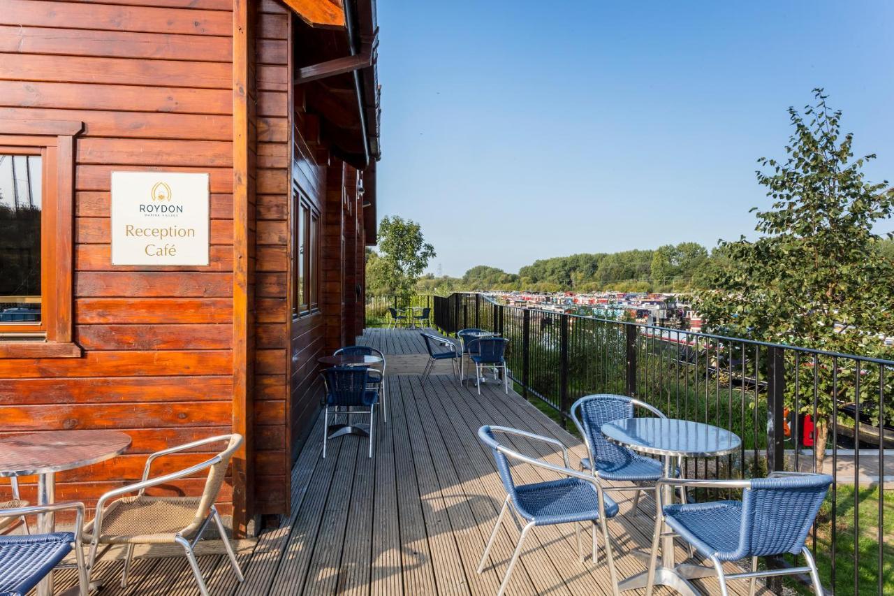 Roydon Marina Village Hotel 외부 사진