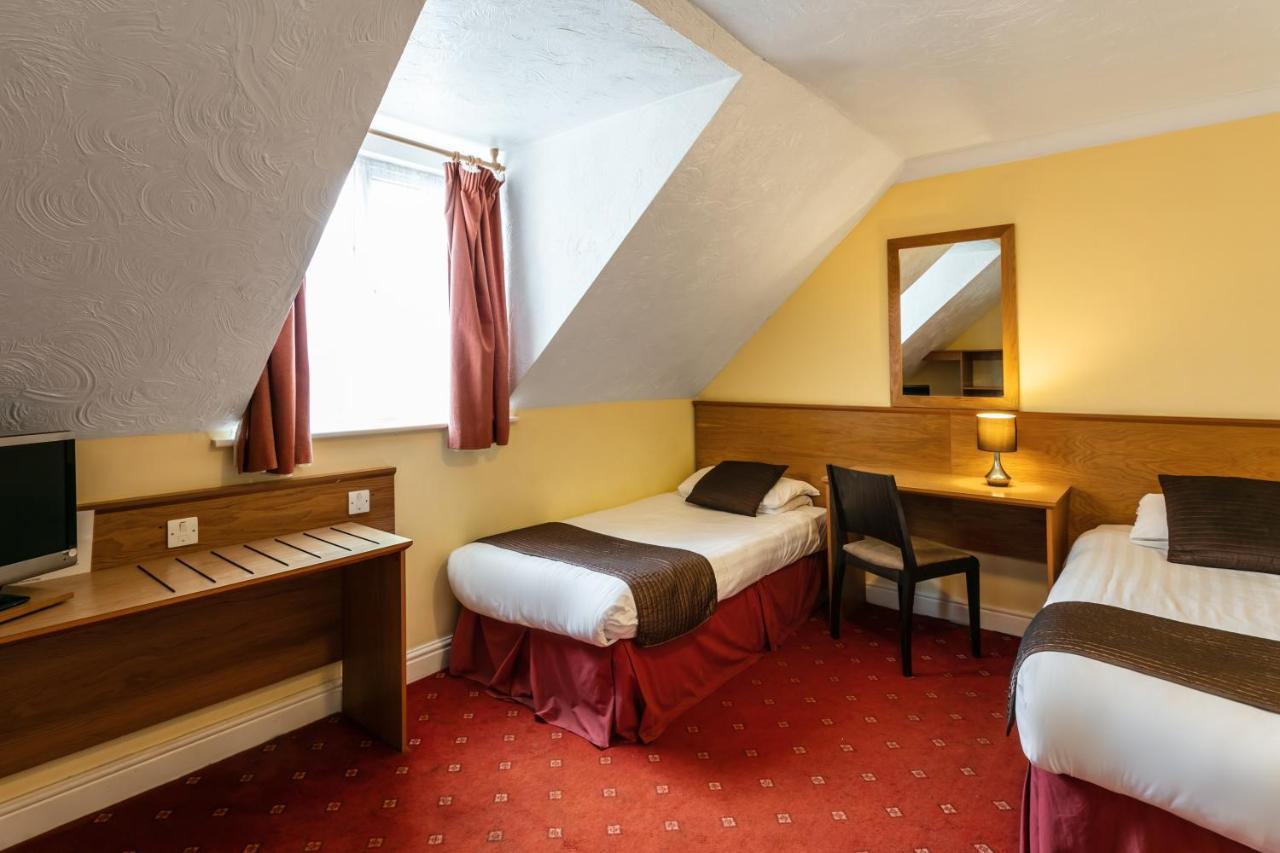 Roydon Marina Village Hotel 외부 사진