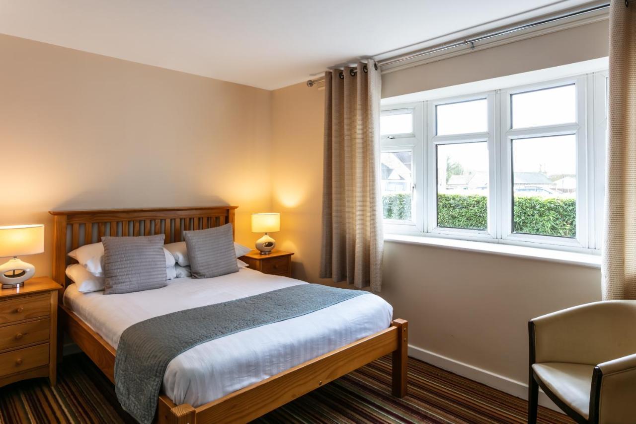 Roydon Marina Village Hotel 외부 사진